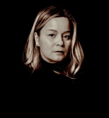 Debora Kojongian (acoustic guitar/leadvocal)
