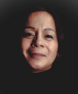 Debora Kojongian (acoustic guitar/leadvocal)